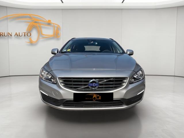 Volvo V60 - Photo 2