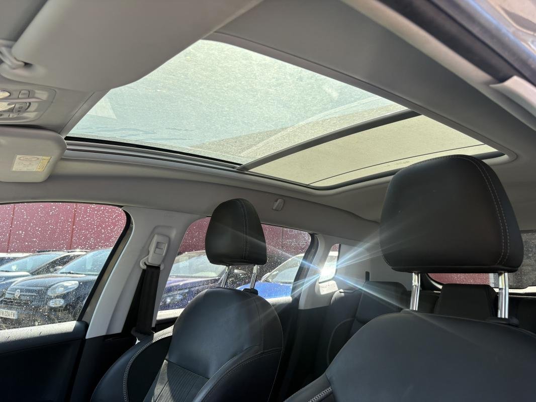 Peugeot 2008 - Photo 8