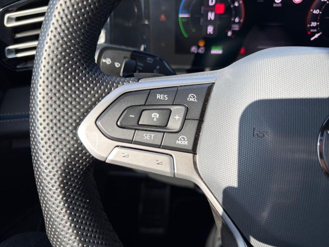 Volkswagen Tiguan - Photo 21