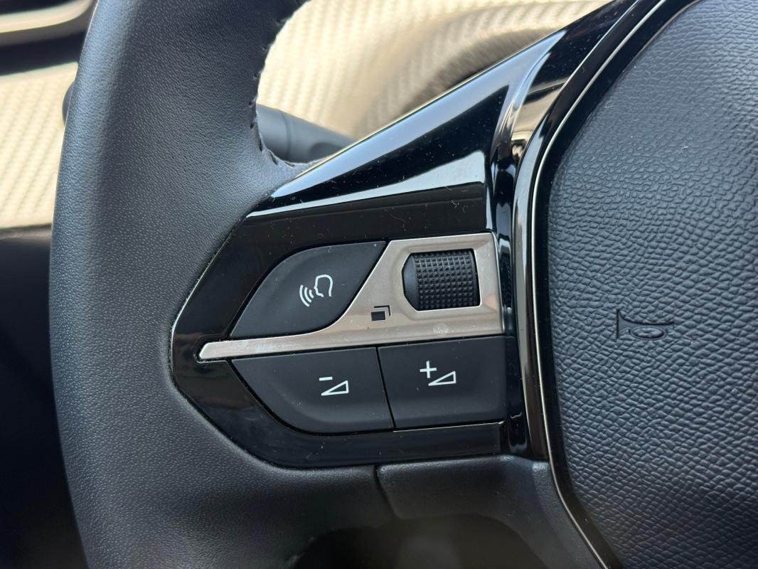 Peugeot 208 - Photo 12