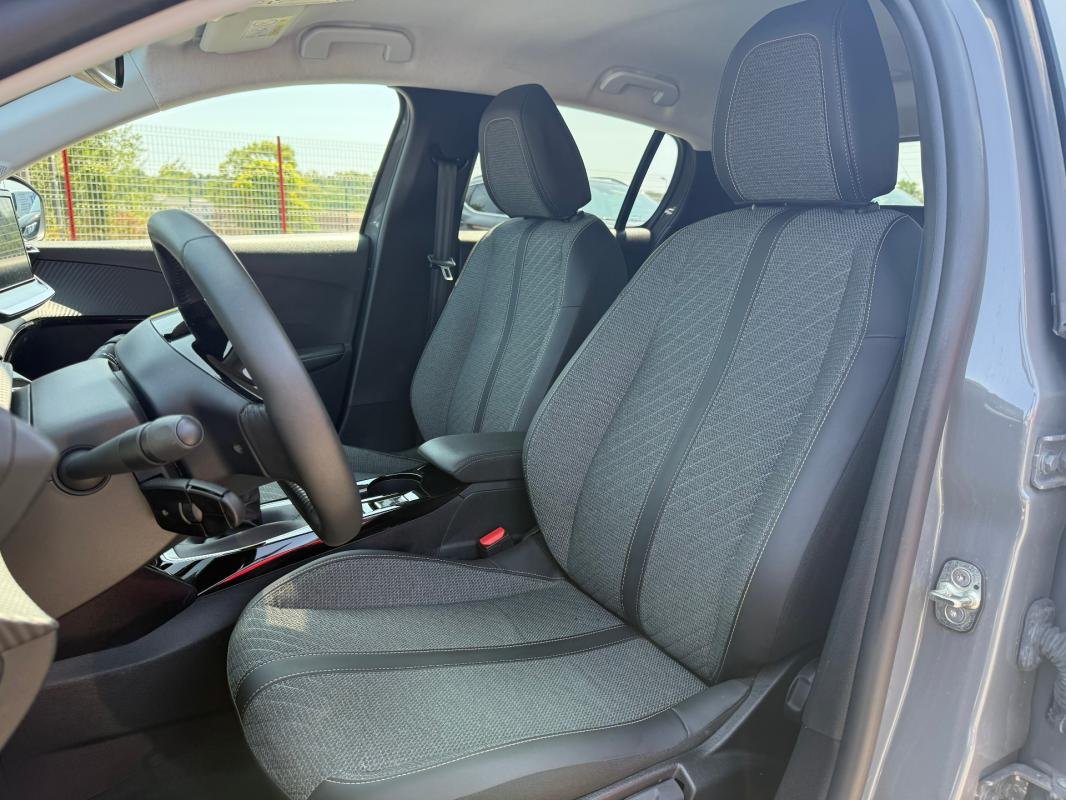 Peugeot 208 - Photo 27