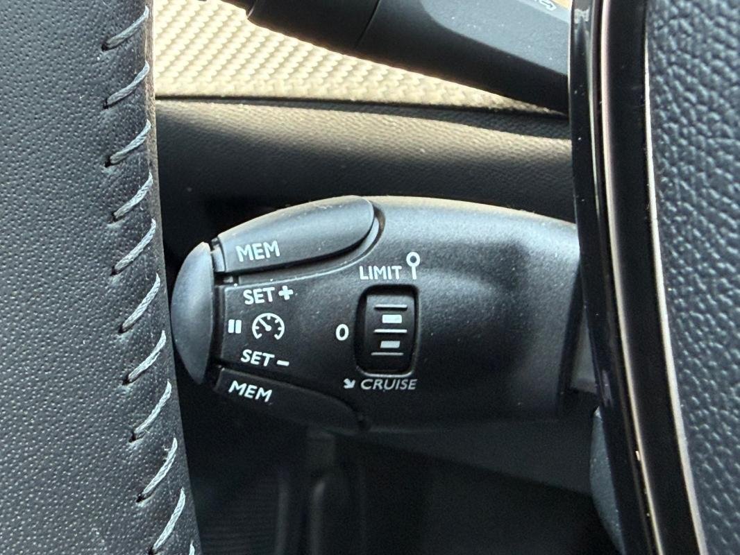 Peugeot 208 - Photo 10