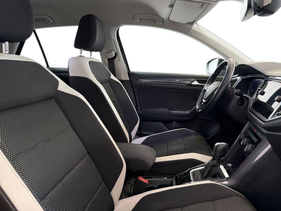 Volkswagen T-Roc - Photo 13