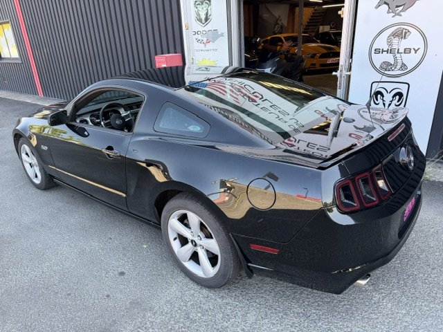 Ford Mustang - Photo 7