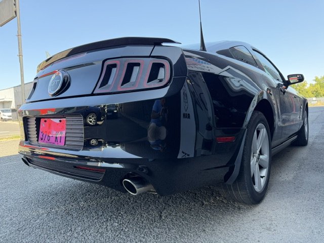 Ford Mustang - Photo 9