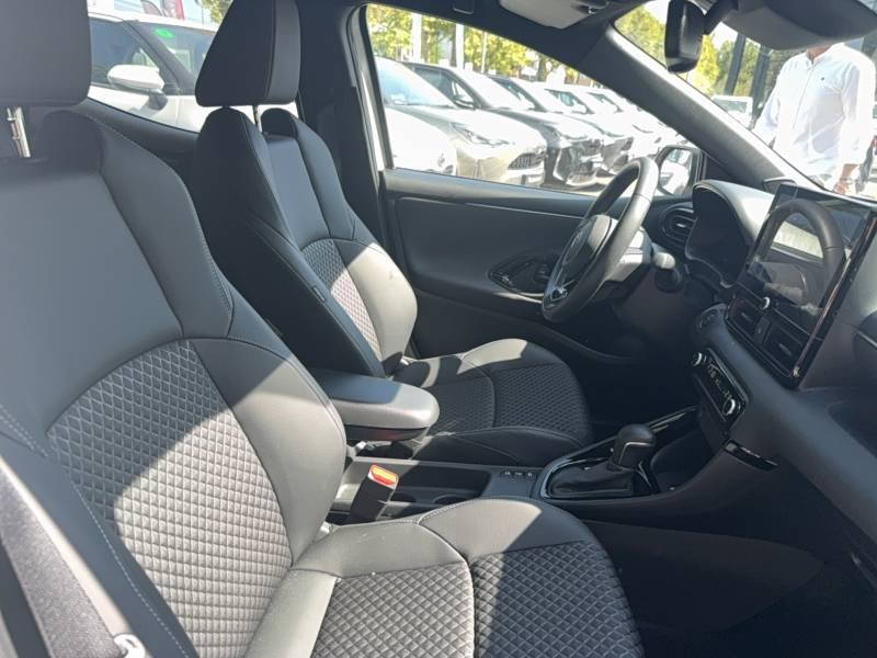 Toyota Yaris - Photo 12