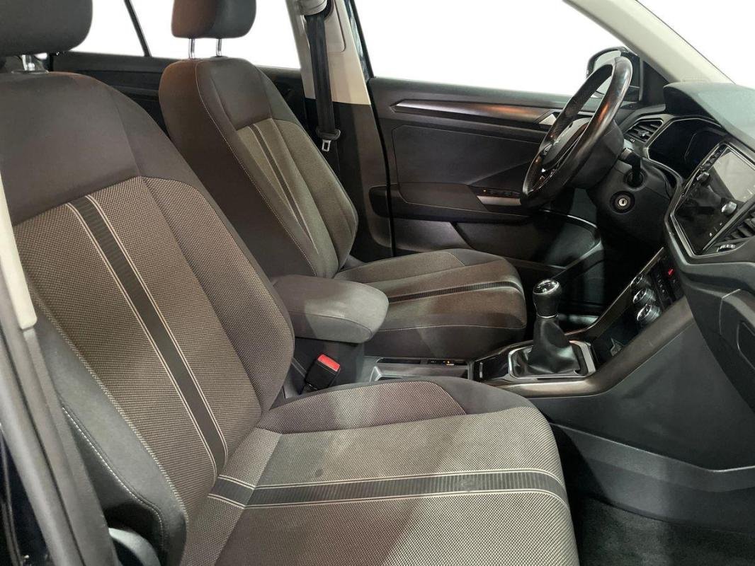 Volkswagen T-Roc - Photo 13
