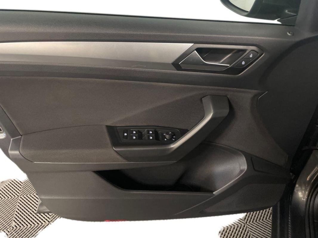 Volkswagen T-Roc - Photo 15