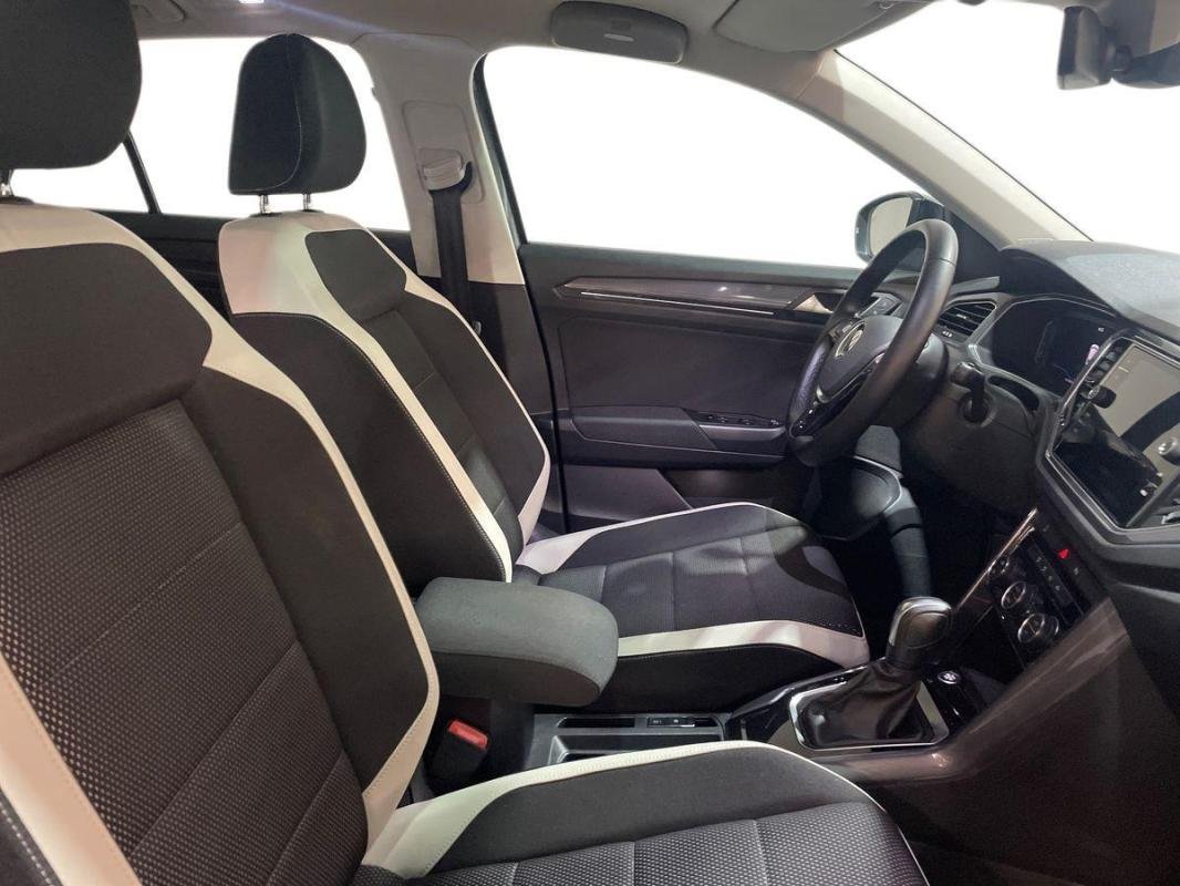 Volkswagen T-Roc - Photo 13