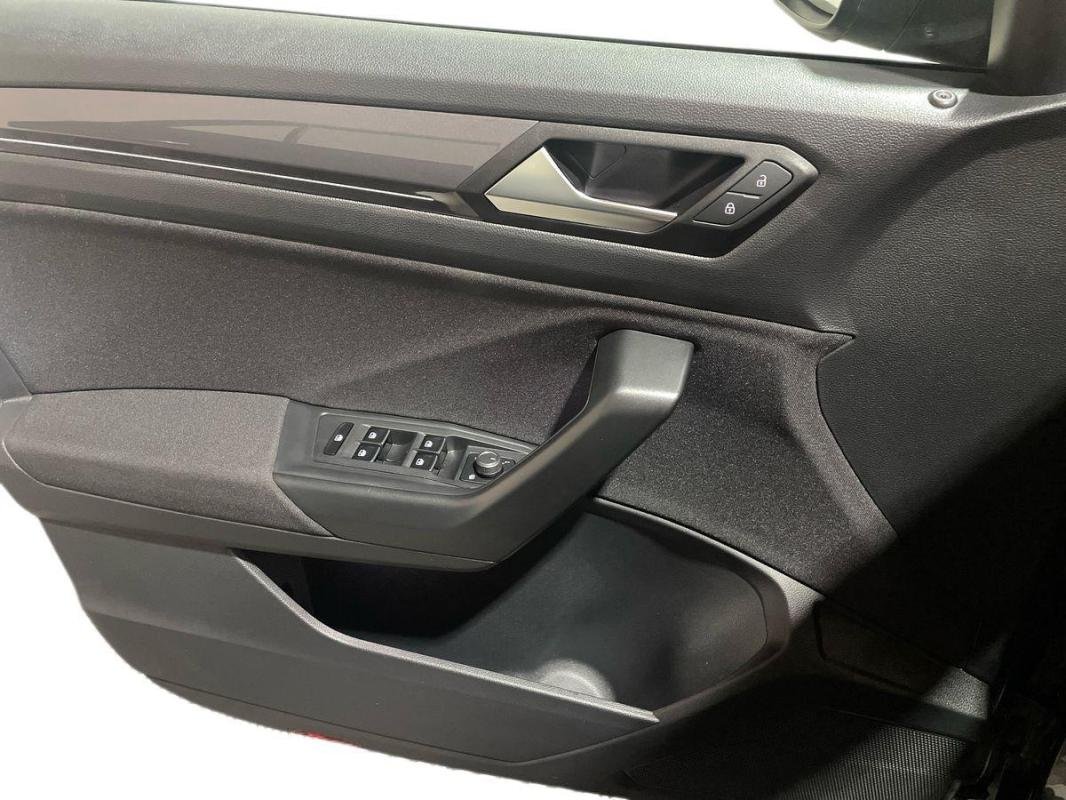 Volkswagen T-Roc - Photo 15