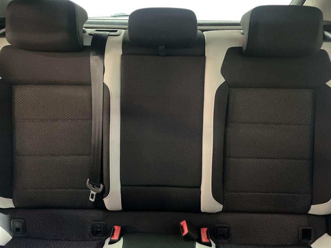 Volkswagen T-Roc - Photo 22