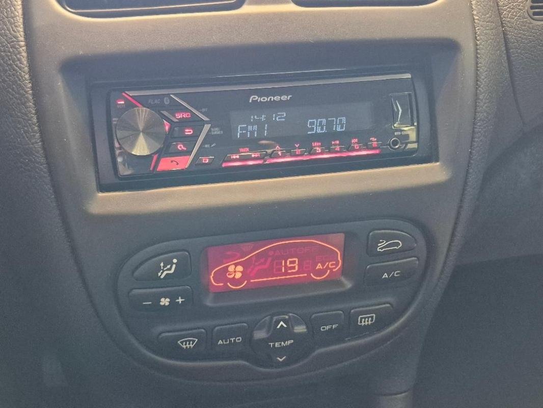 Peugeot 206 - Photo 16