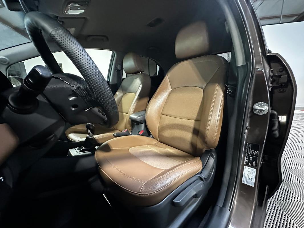 Kia Rio - Photo 14