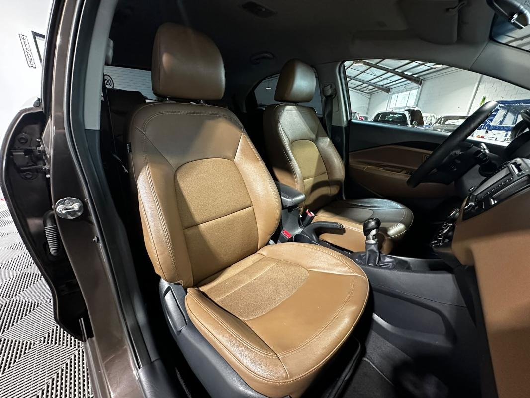 Kia Rio - Photo 15