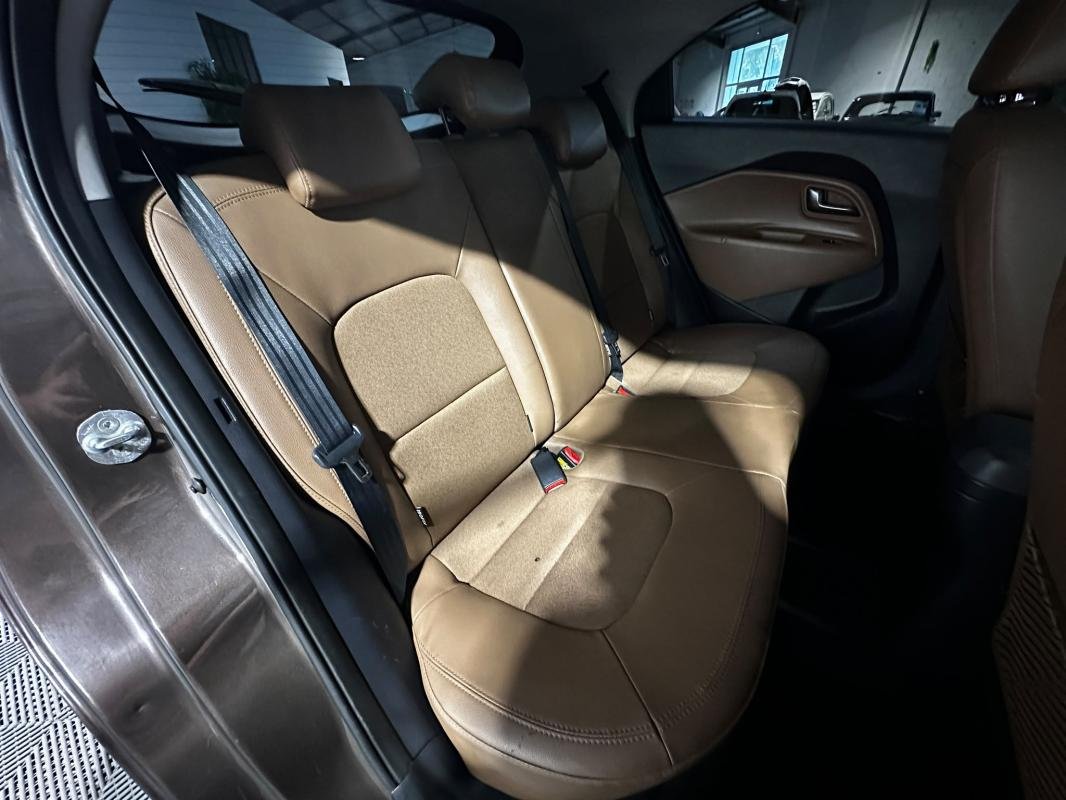 Kia Rio - Photo 16