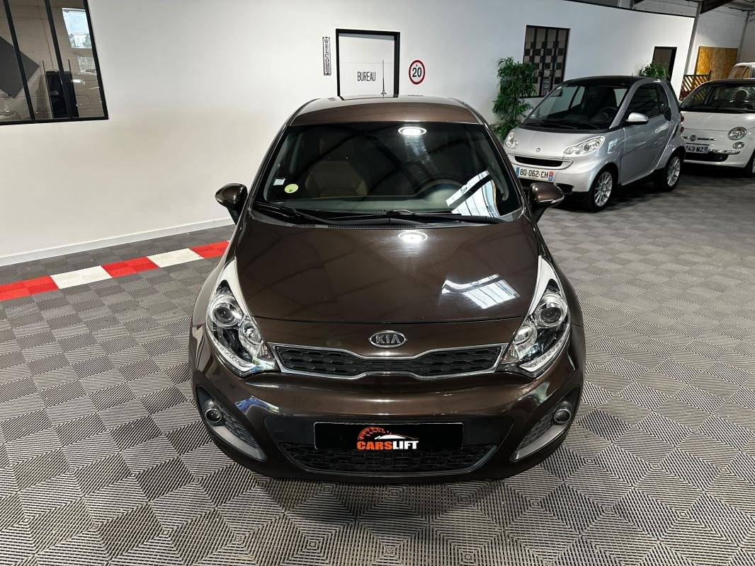 Kia Rio - Photo 2