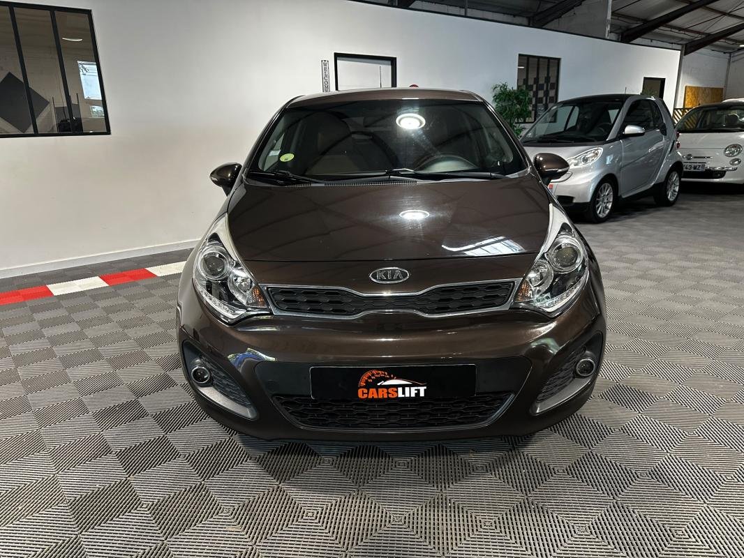 Kia Rio - Photo 3