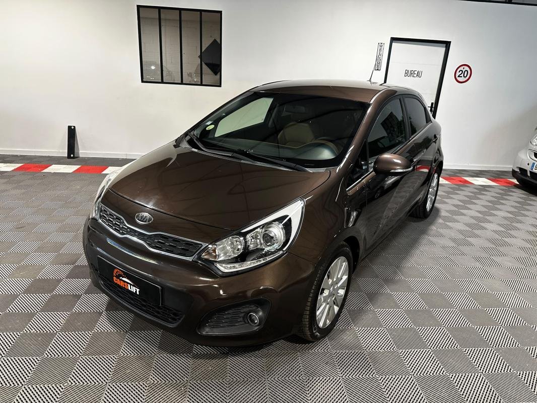 Kia Rio - Photo 4