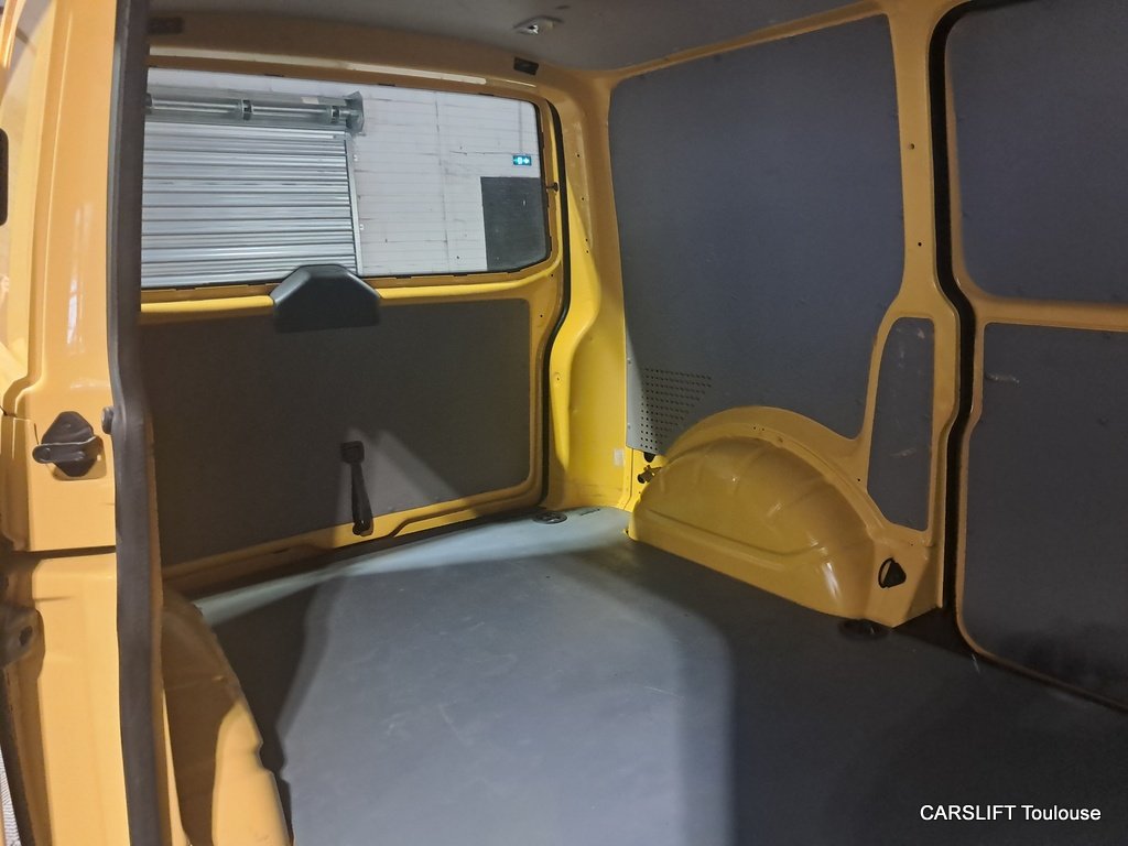 Volkswagen Transporter - Photo 11