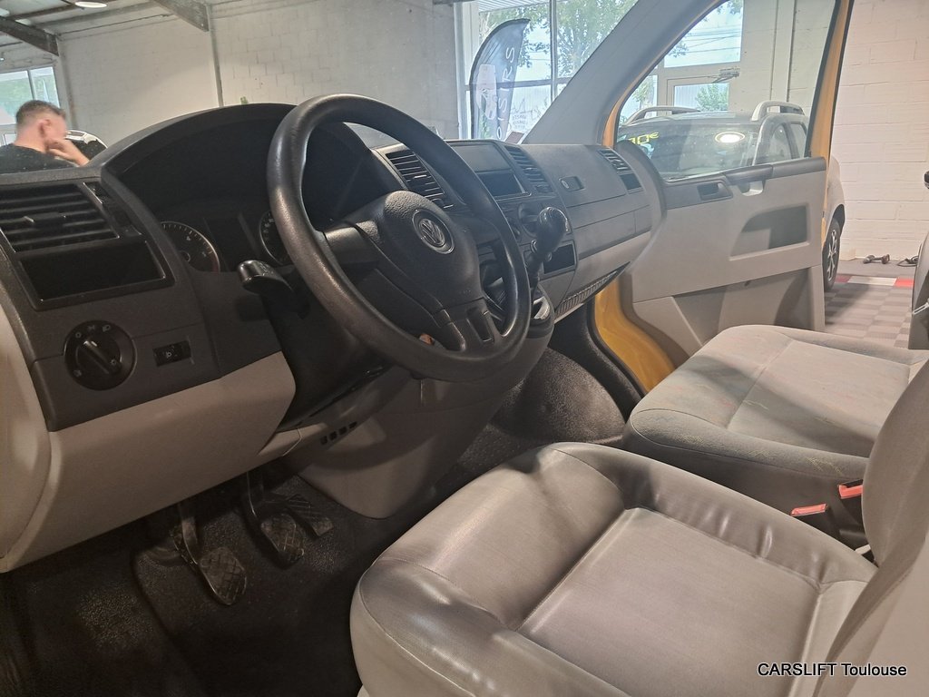 Volkswagen Transporter - Photo 16
