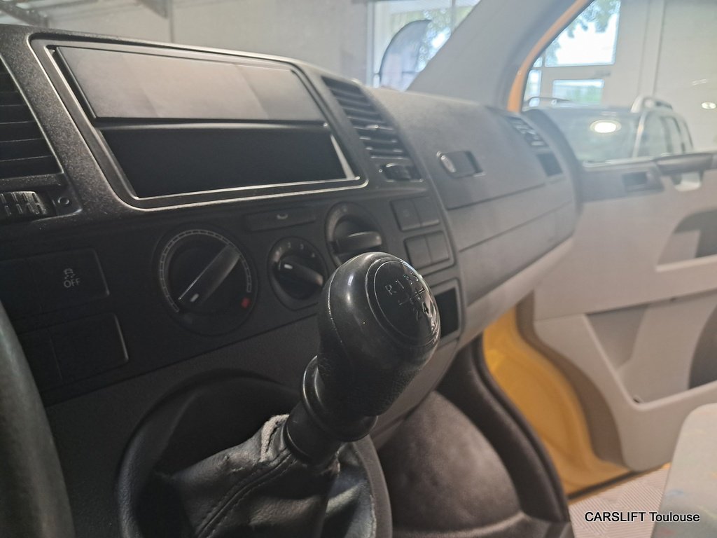 Volkswagen Transporter - Photo 18