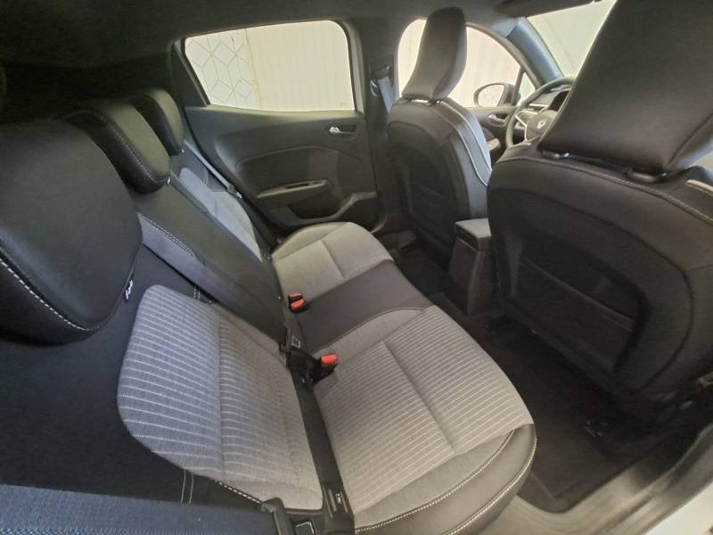 Renault Clio - Photo 24