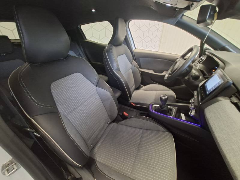 Renault Clio - Photo 28