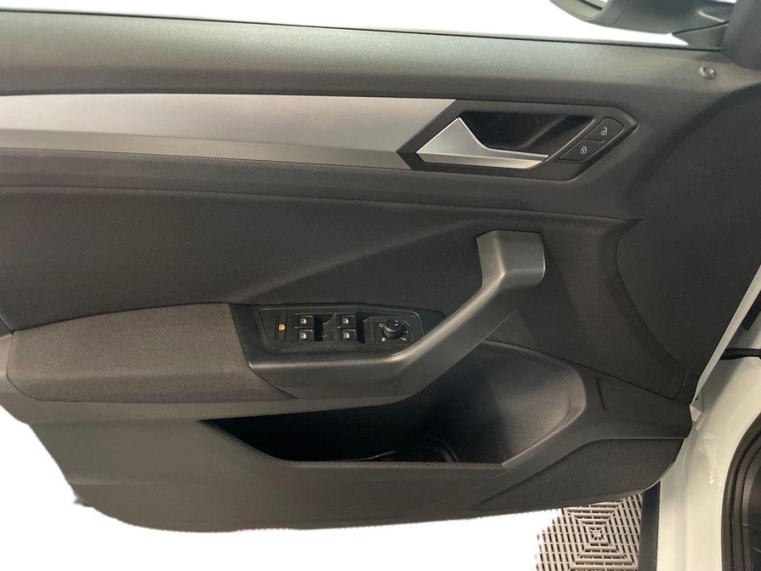 Volkswagen T-Roc - Photo 15