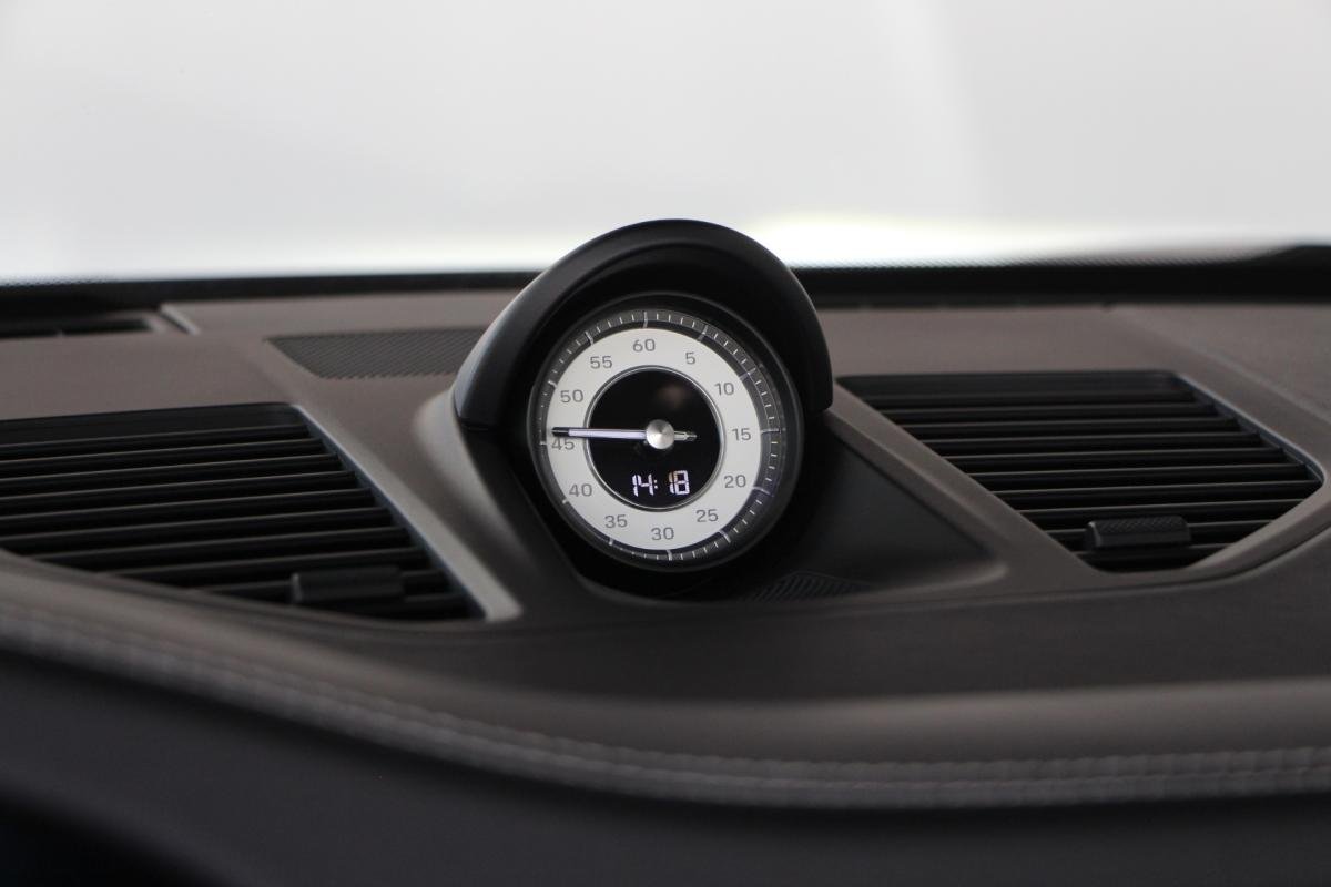 Porsche 911 - Photo 16