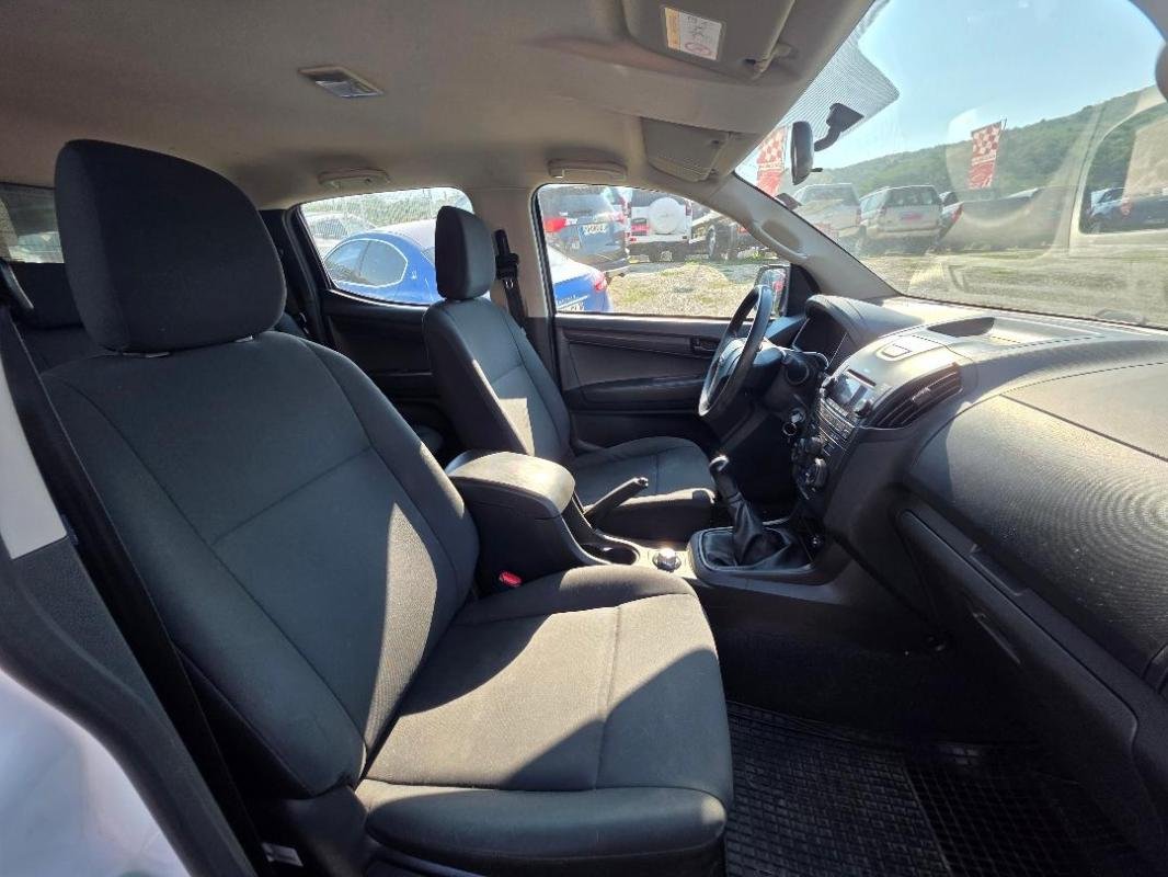 Isuzu D-max - Photo 23
