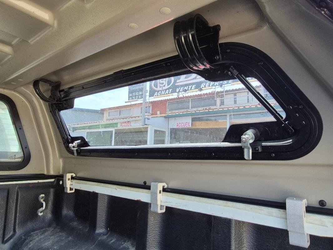 Isuzu D-max - Photo 26