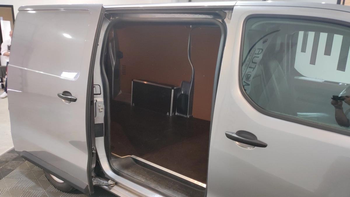 Peugeot Expert - Photo 11