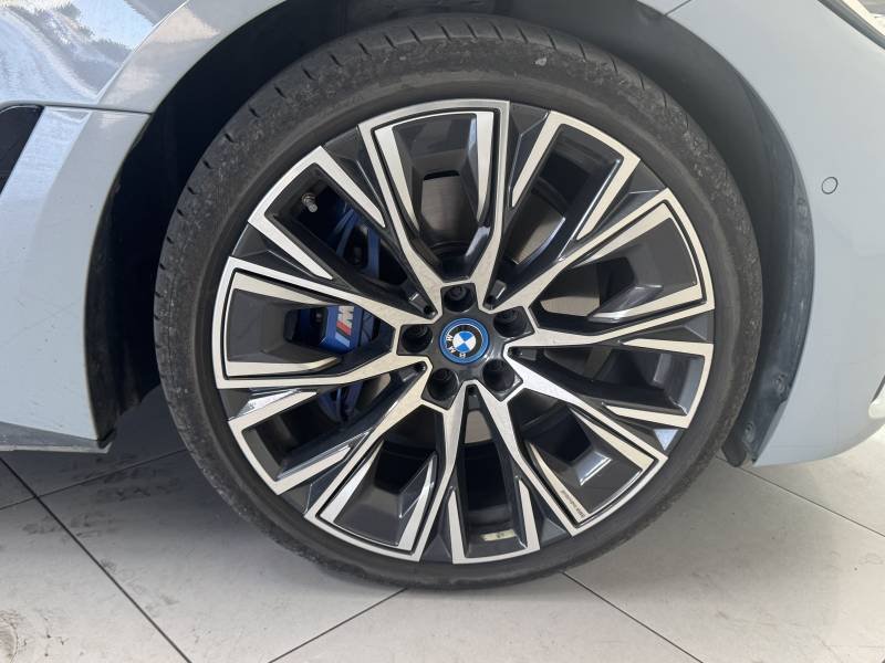BMW i4 - Photo 12