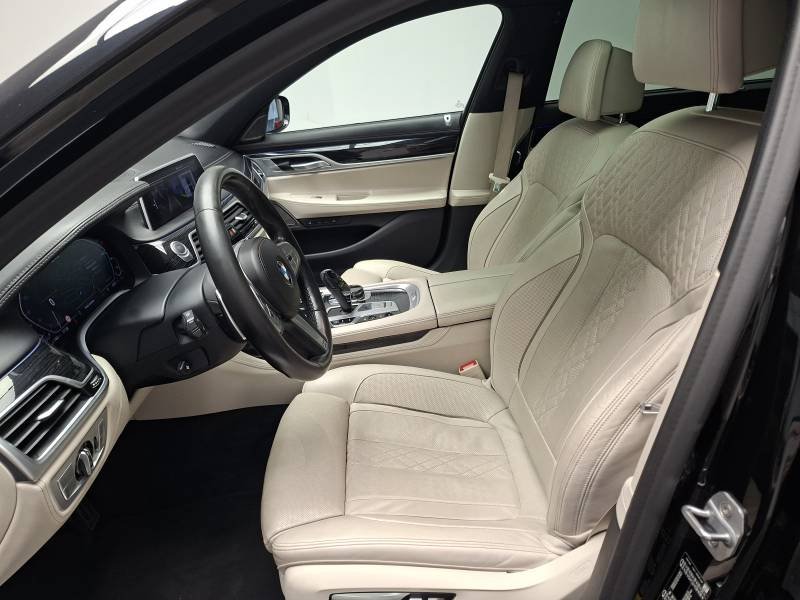 BMW Série 7 - Photo 20