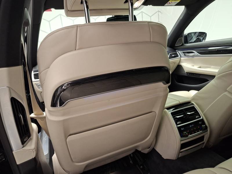 BMW Série 7 - Photo 26