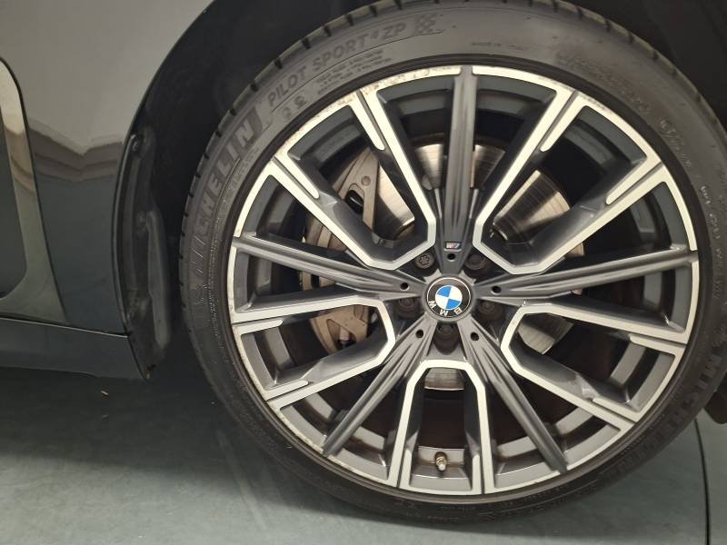 BMW Série 7 - Photo 31