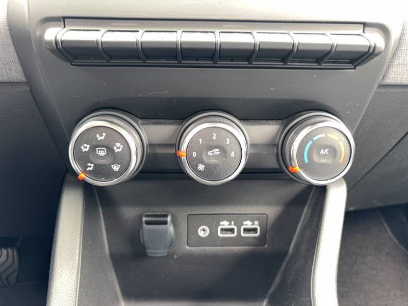 Renault Clio - Photo 22