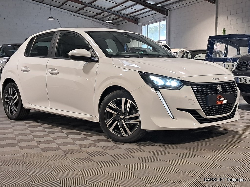 Peugeot 208 - Photo 1