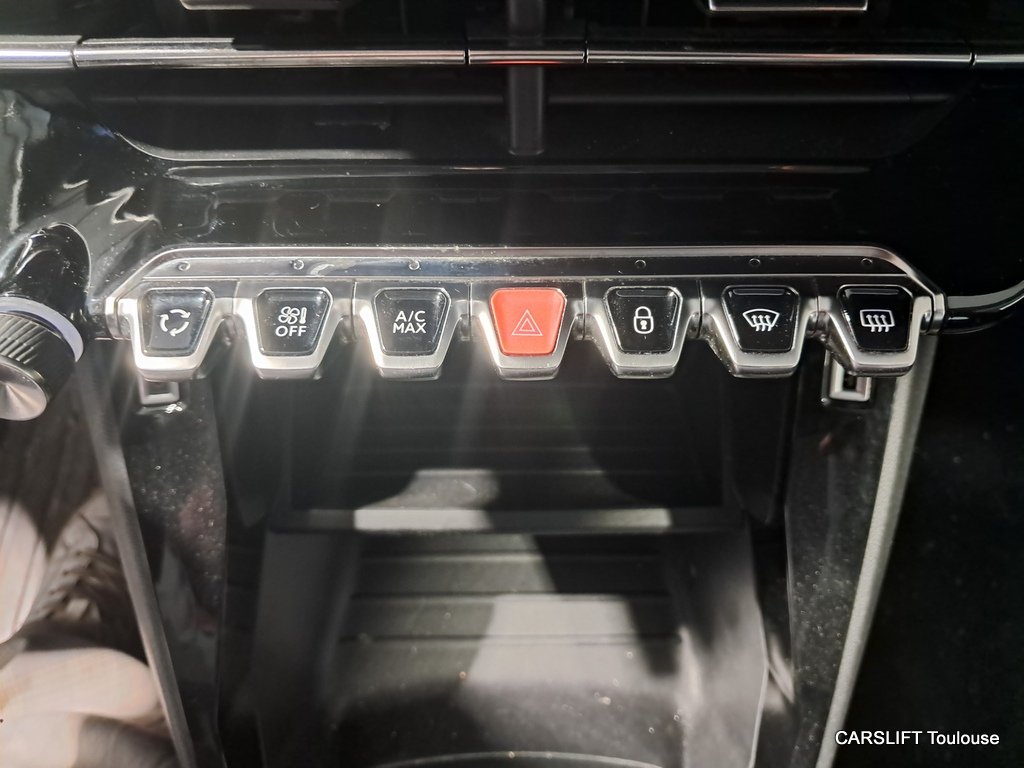 Peugeot 208 - Photo 24