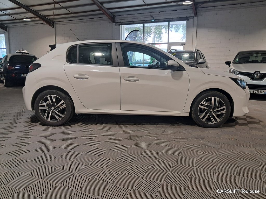 Peugeot 208 - Photo 8