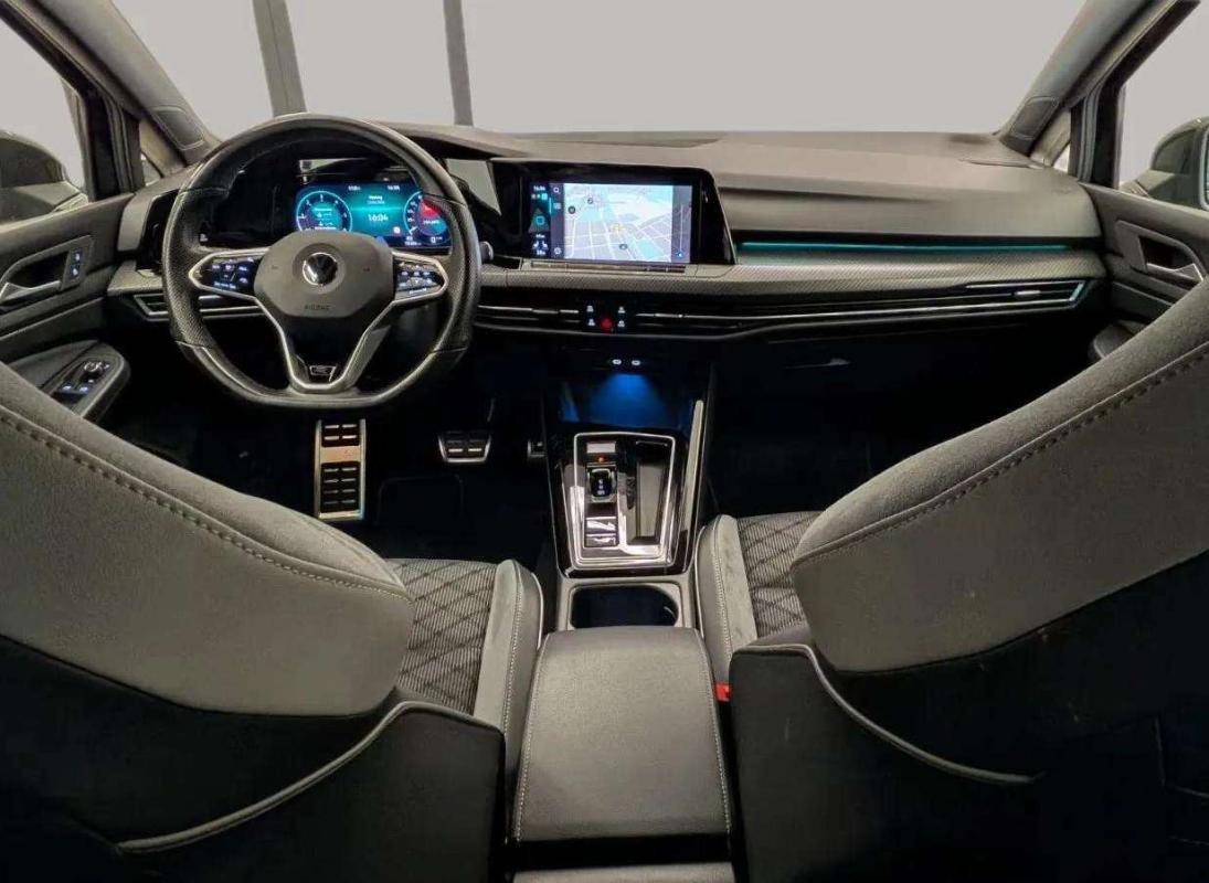 Volkswagen Golf - Photo 9