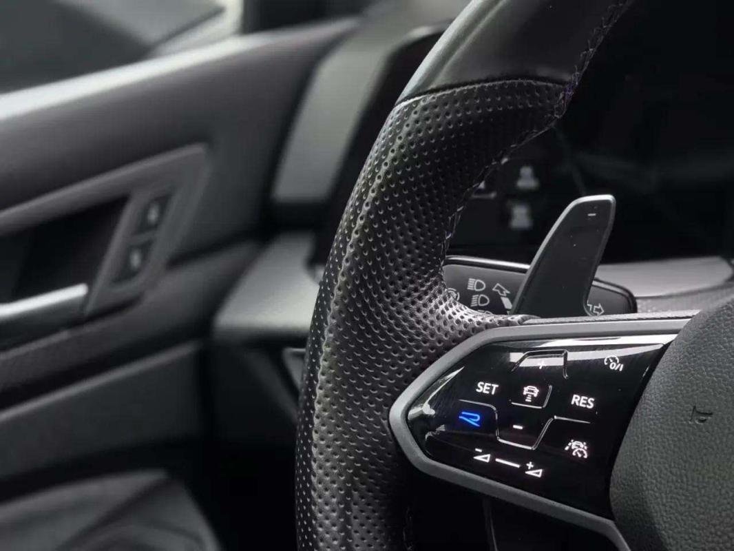 Volkswagen Golf - Photo 9