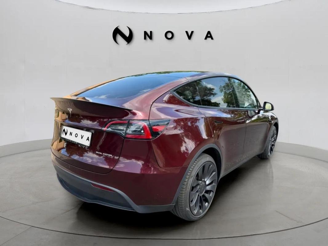 Tesla Model Y - Photo 4