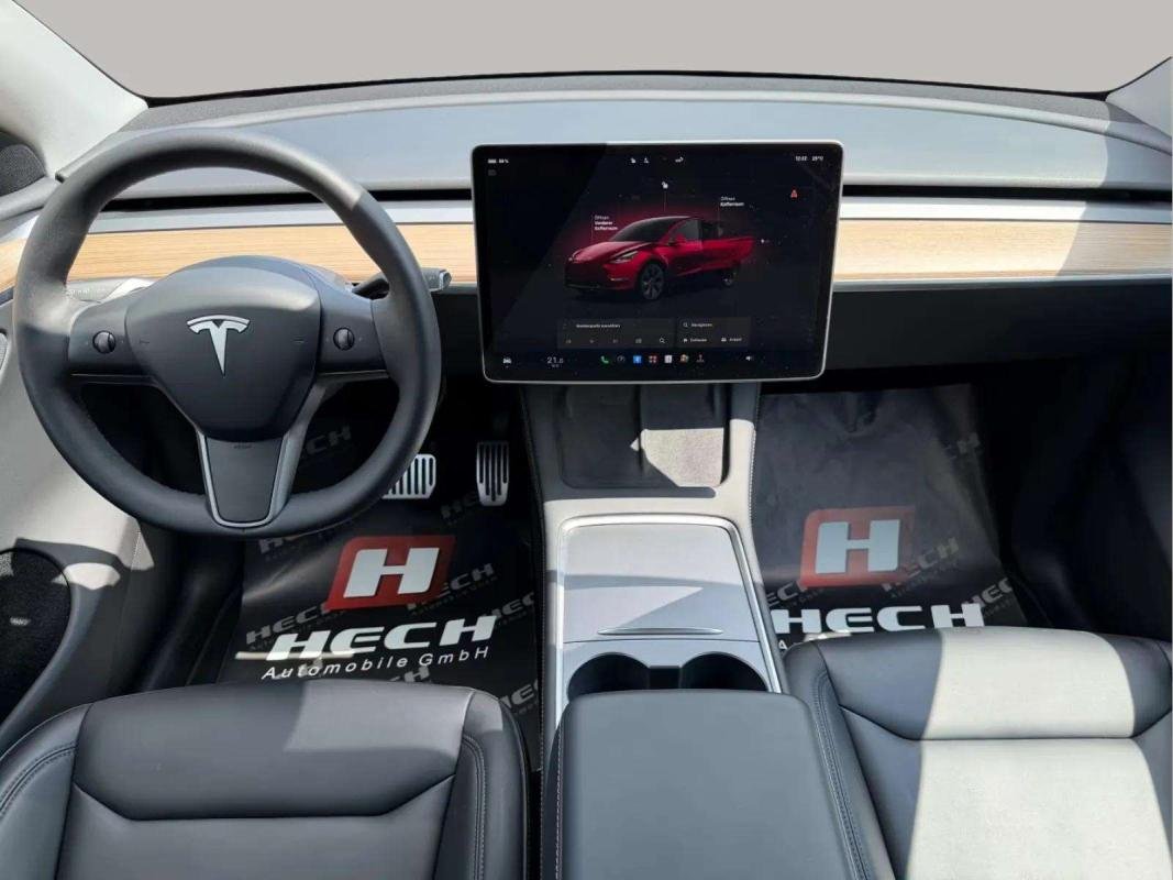 Tesla Model Y - Photo 10
