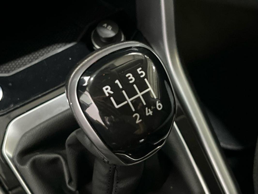 Volkswagen T-Roc - Photo 11