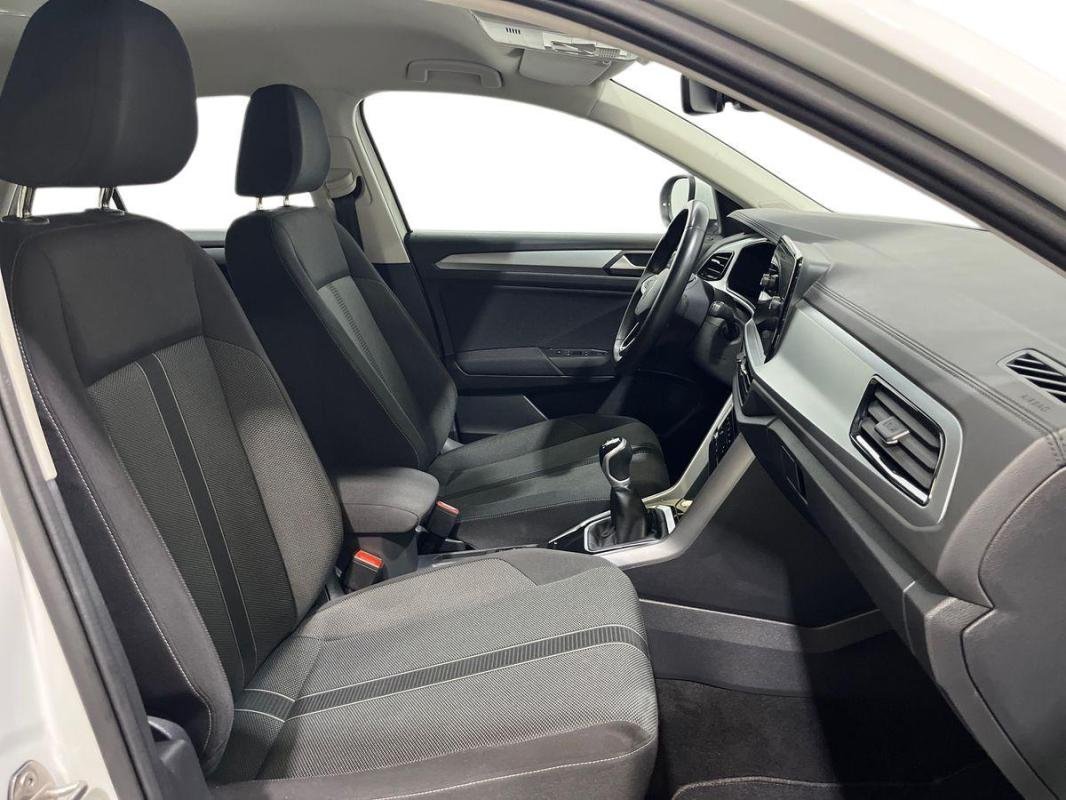 Volkswagen T-Roc - Photo 13