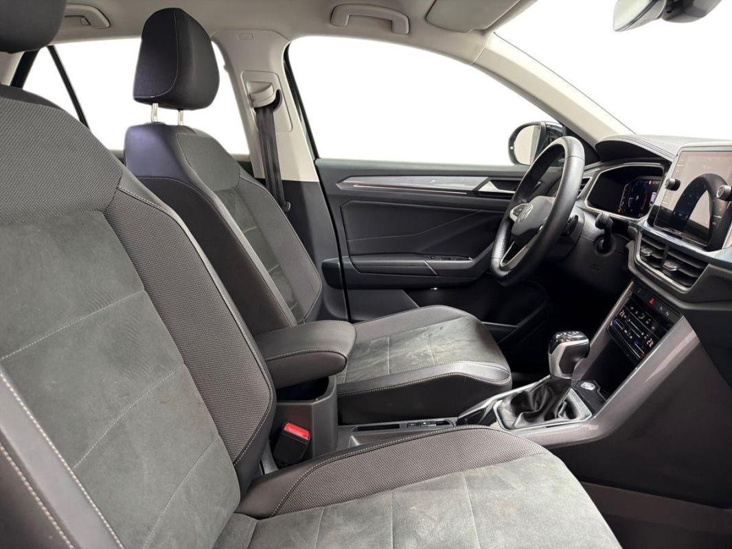 Volkswagen T-Roc - Photo 13
