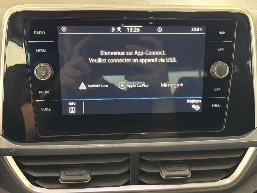 Volkswagen T-Roc - Photo 17