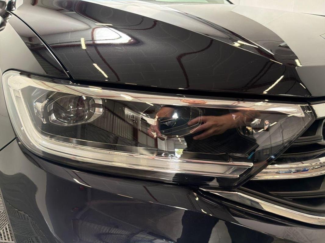 Volkswagen T-Roc - Photo 25
