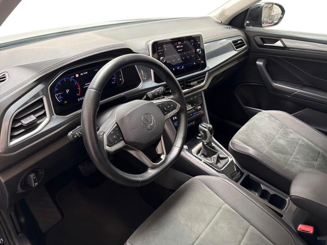 Volkswagen T-Roc - Photo 9